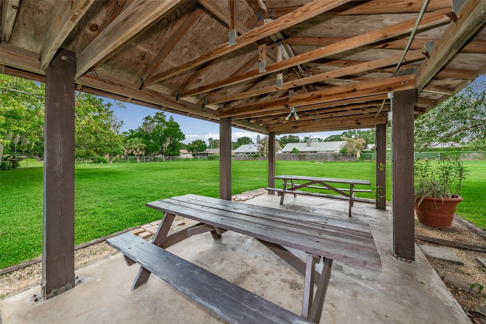 Image 36 of 50 For 1127 King Arthur Court 309