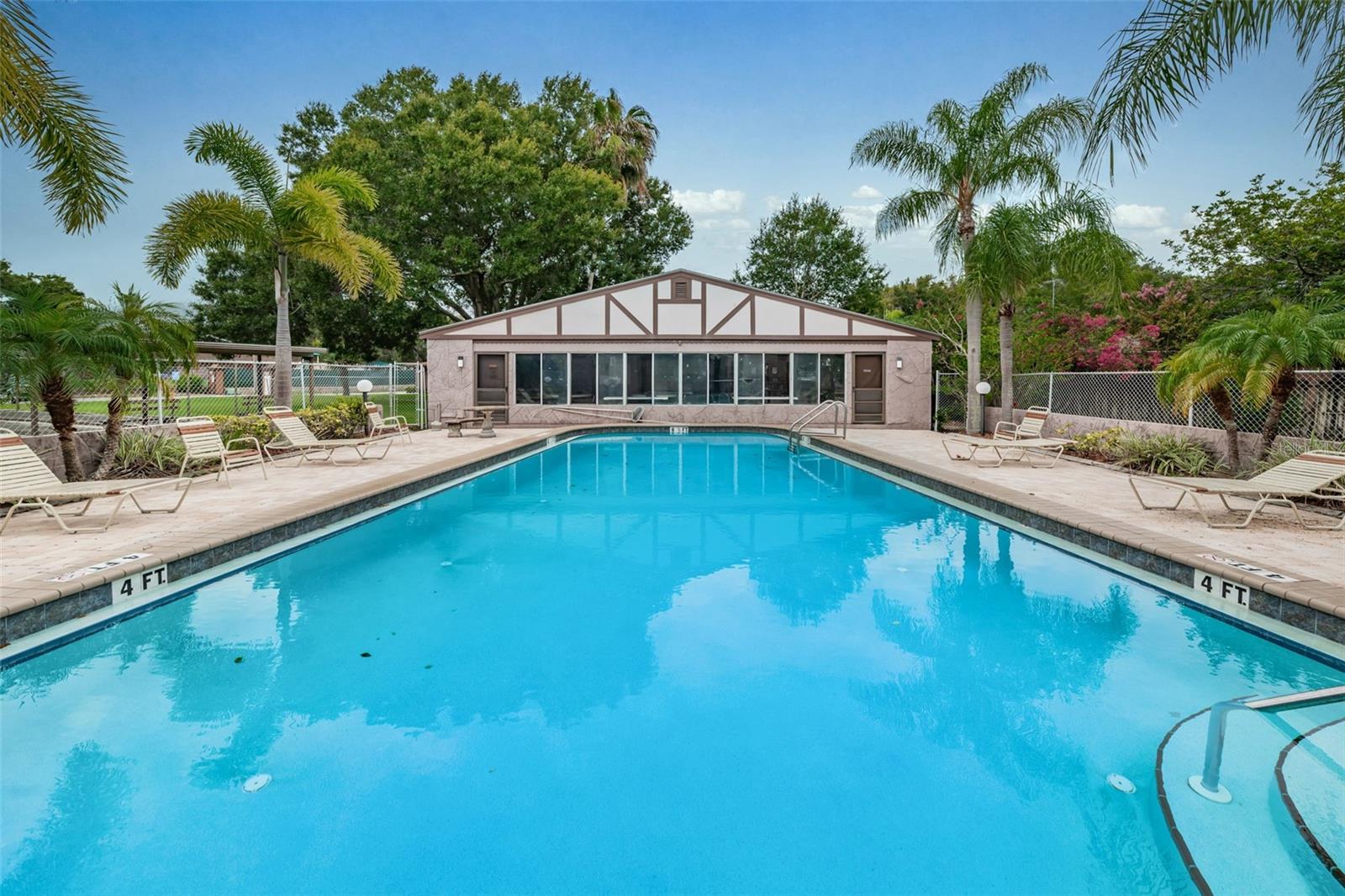 Image 41 of 50 For 1127 King Arthur Court 309