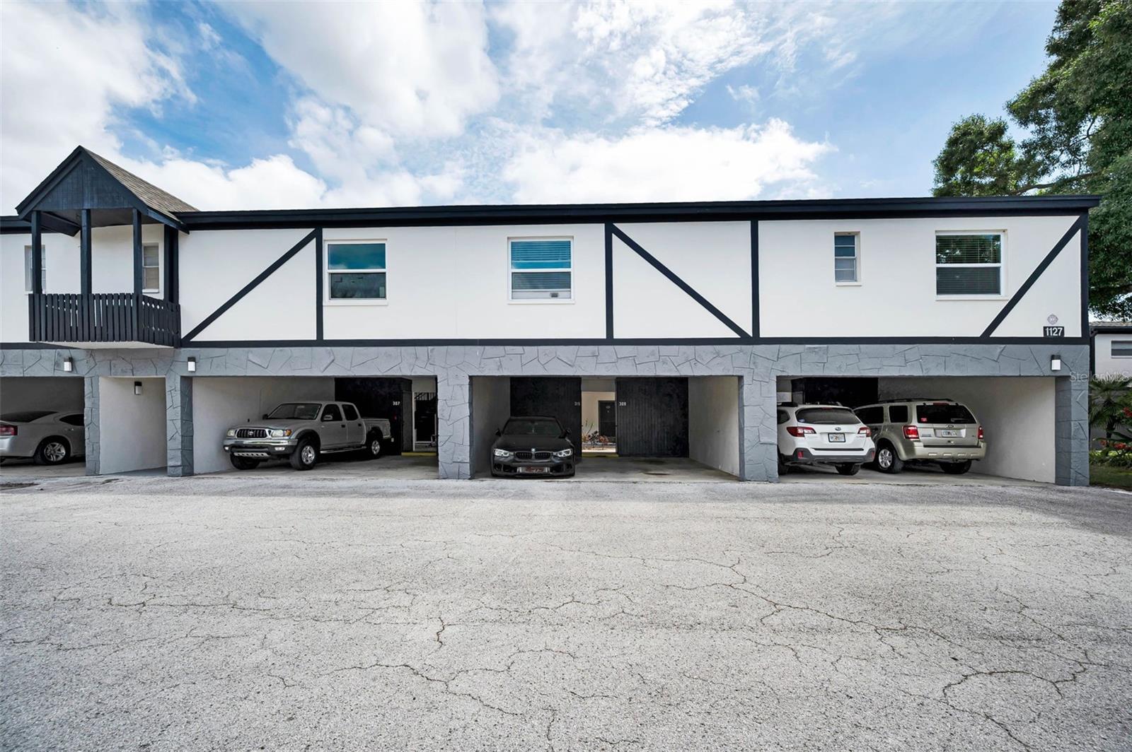 Image 6 of 50 For 1127 King Arthur Court 309