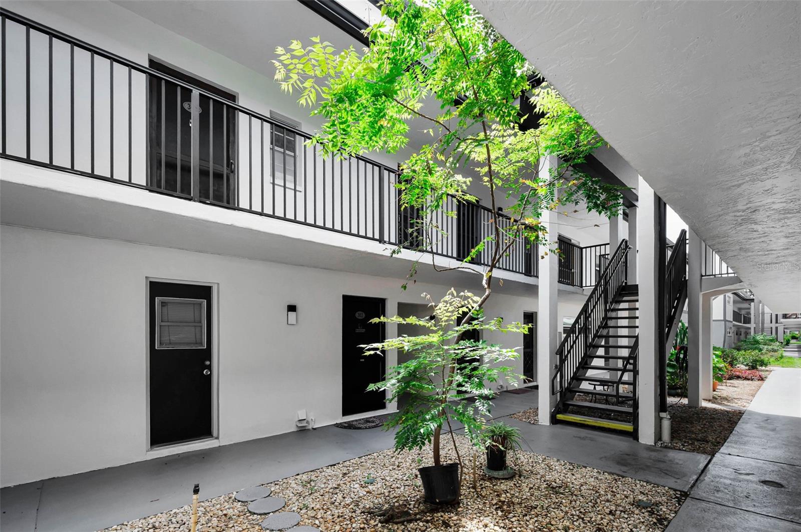 Image 8 of 50 For 1127 King Arthur Court 309