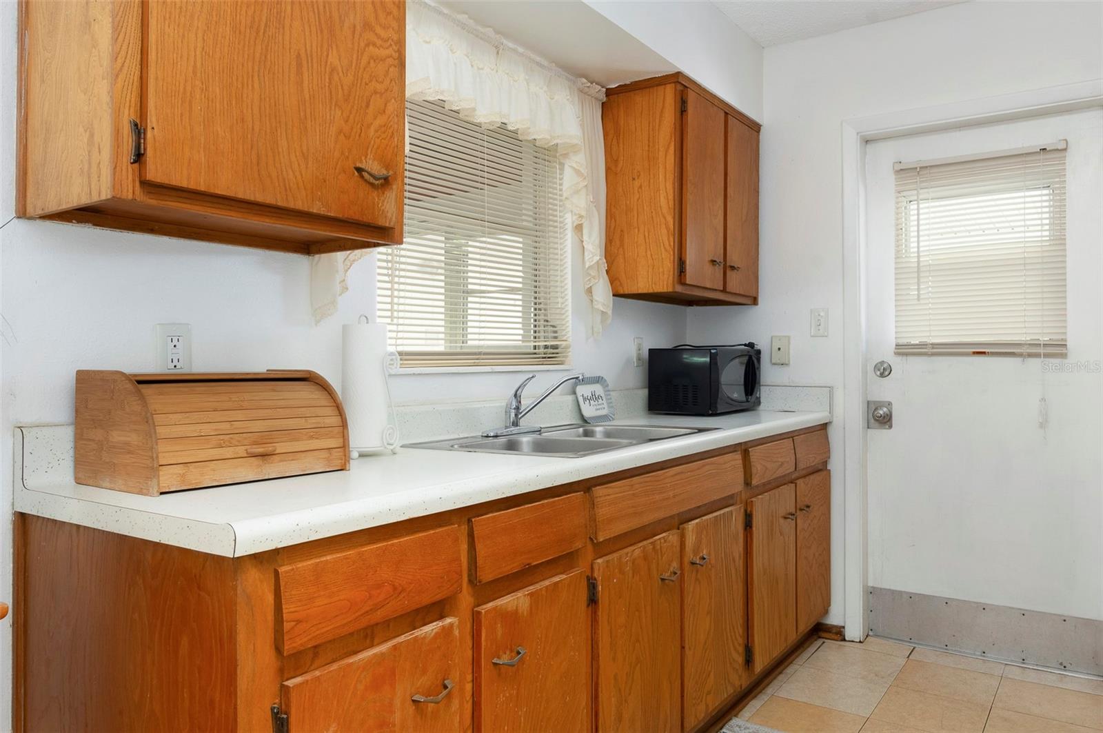 Image 11 of 35 For 15348 Bedford Circle W