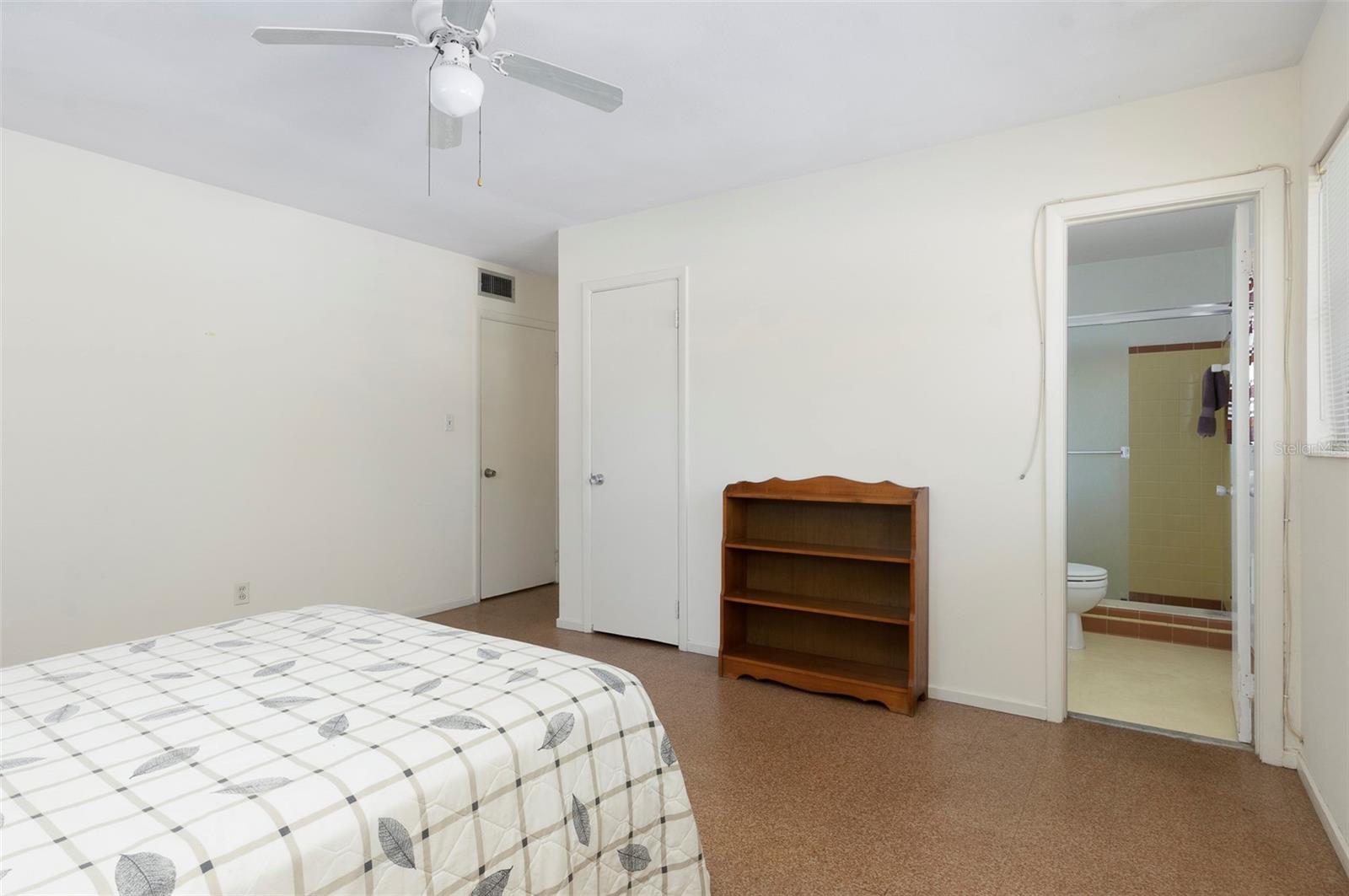 Image 19 of 35 For 15348 Bedford Circle W