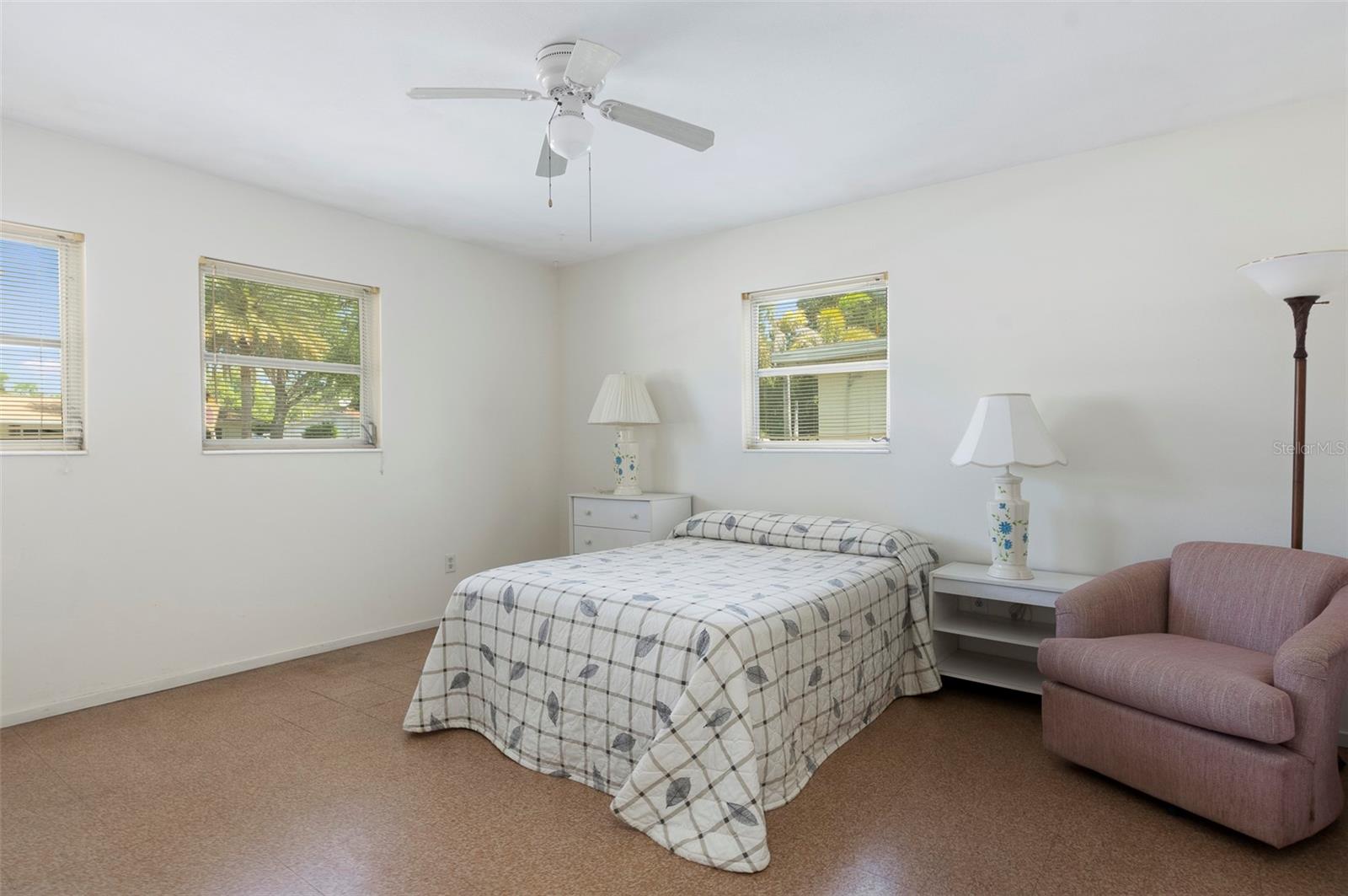 Image 20 of 35 For 15348 Bedford Circle W