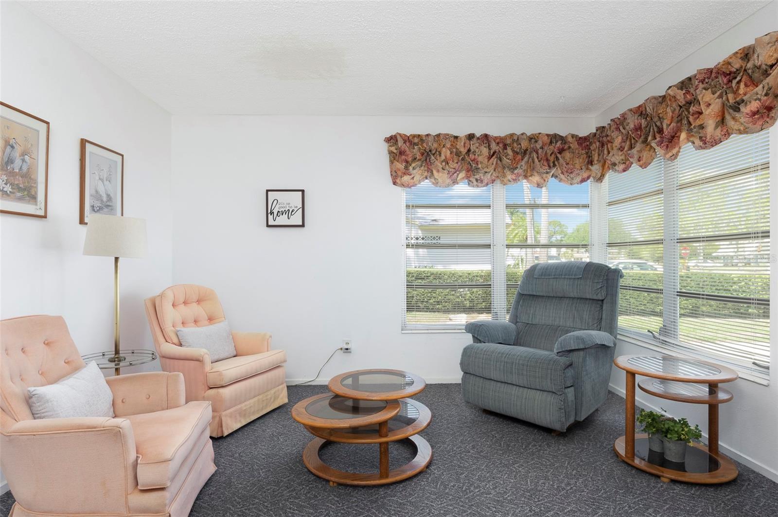 Image 6 of 35 For 15348 Bedford Circle W