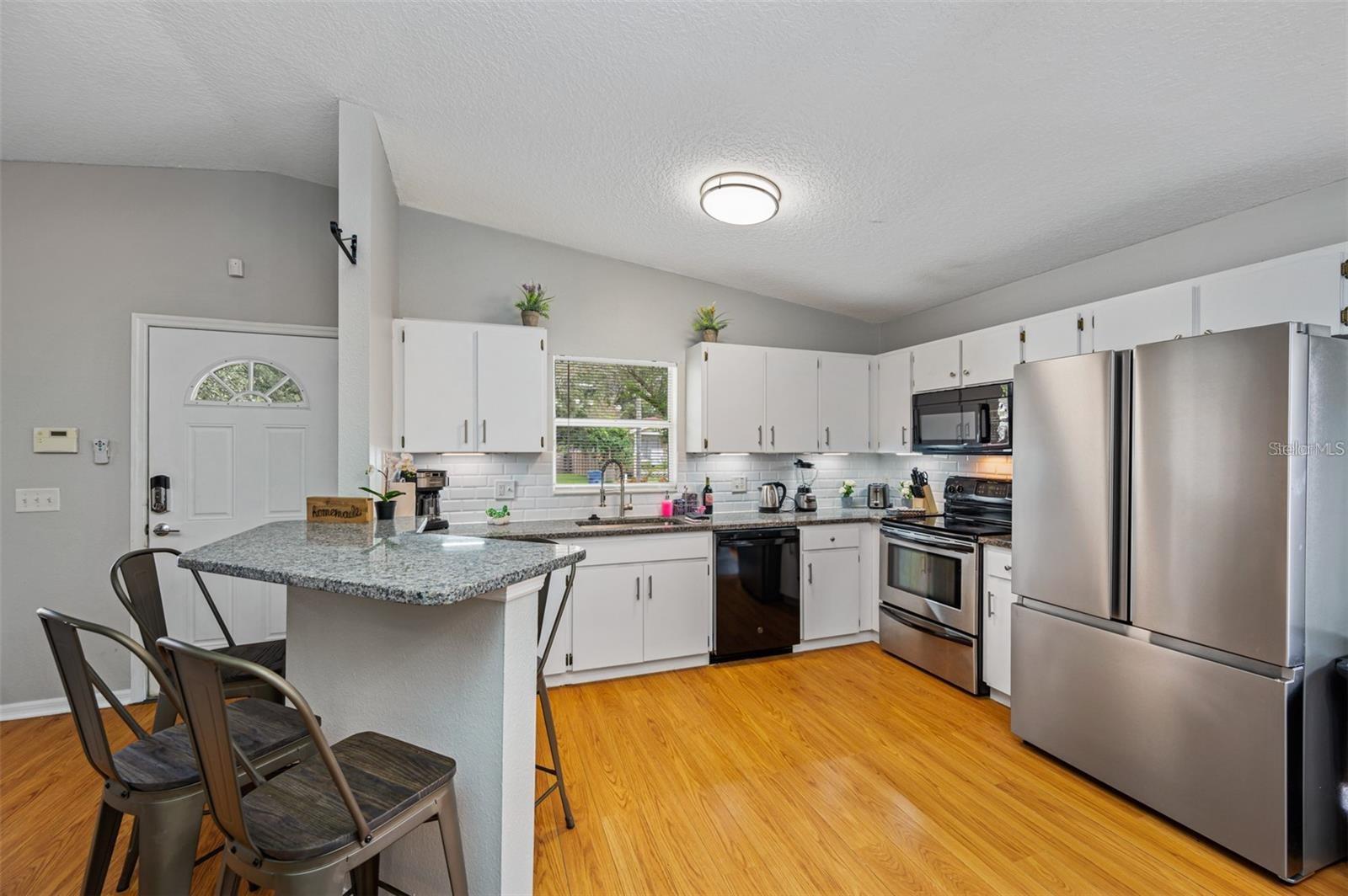 Image 13 of 51 For 212 South Avenue