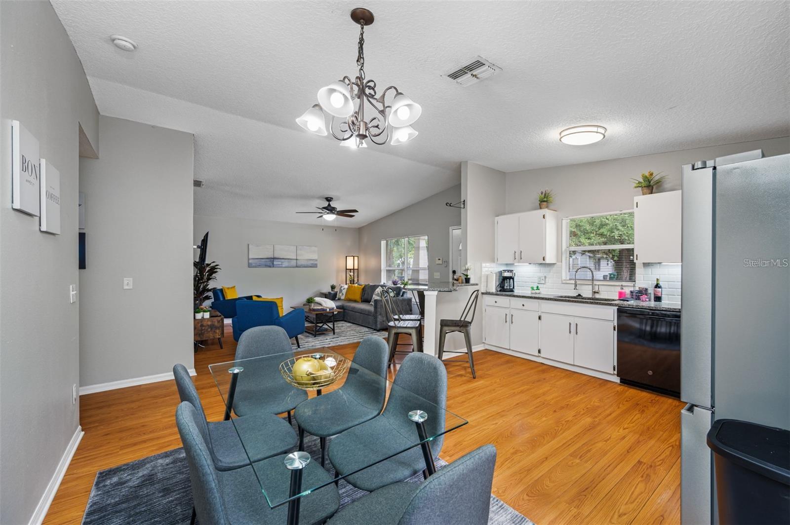 Image 17 of 51 For 212 South Avenue