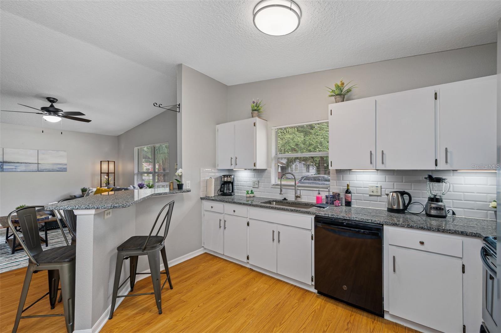 Image 9 of 51 For 212 South Avenue