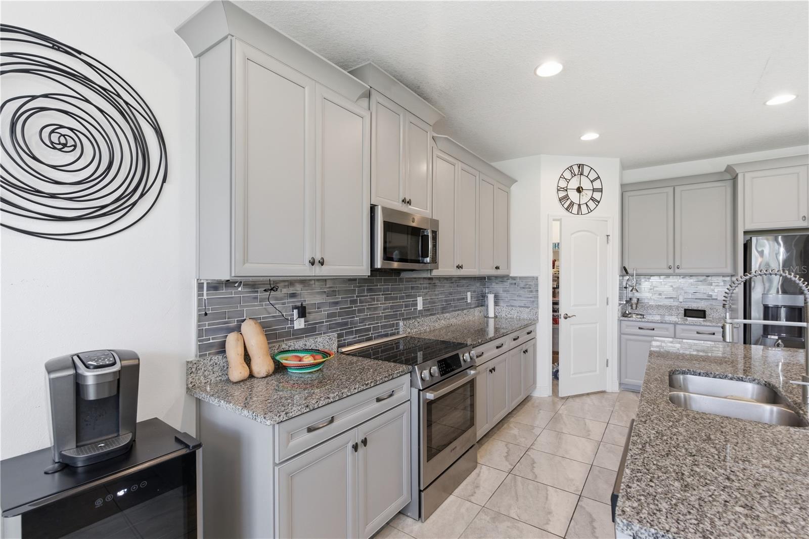 Image 20 of 62 For 9714 Provencal Avenue