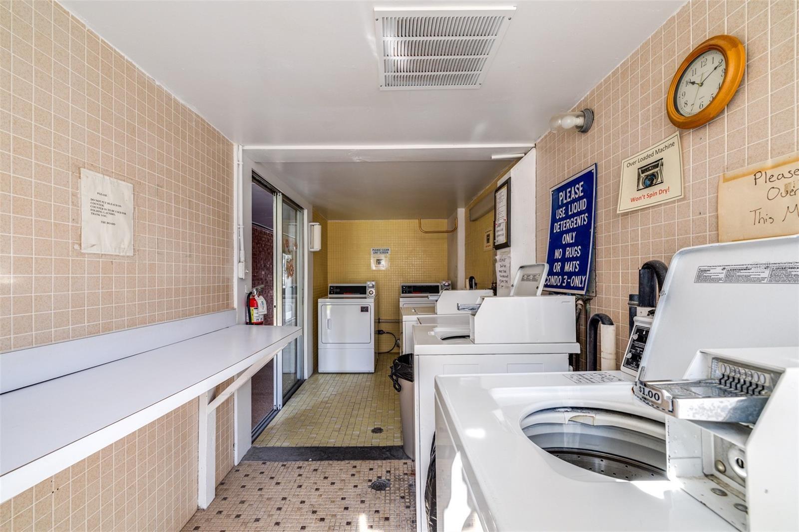 Listing photo id 2 for 4746 Azalea Drive 107c