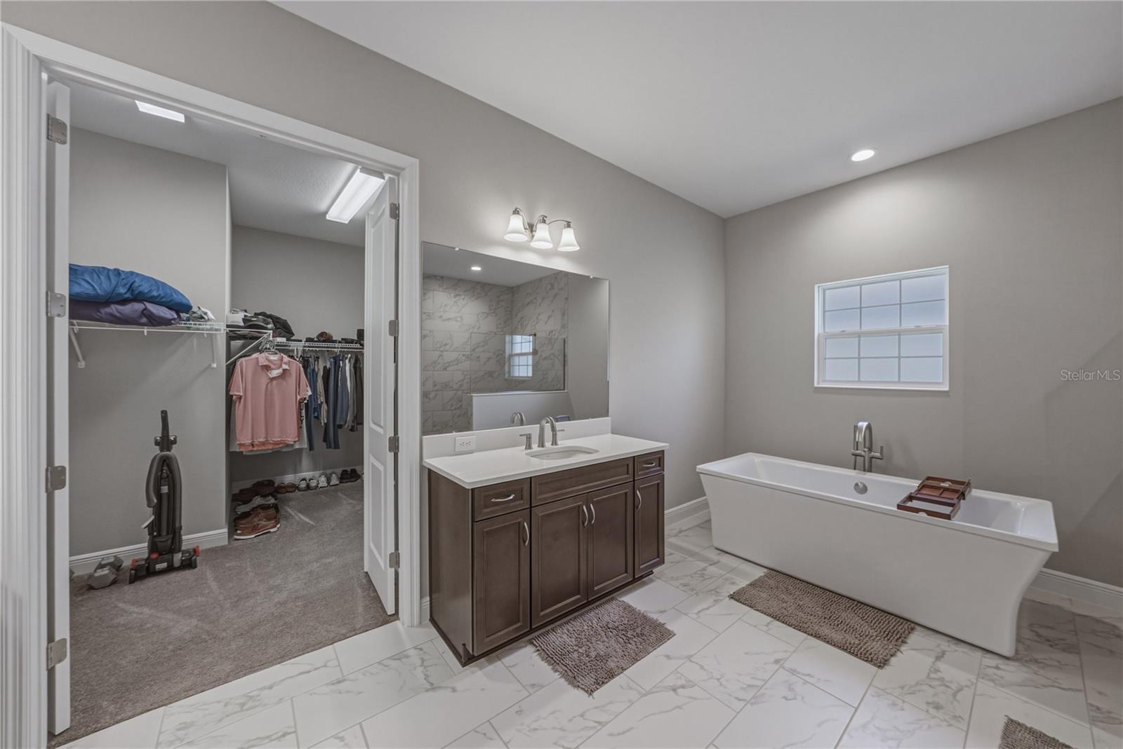 Image 38 of 93 For 5623 Wayfarer Avenue