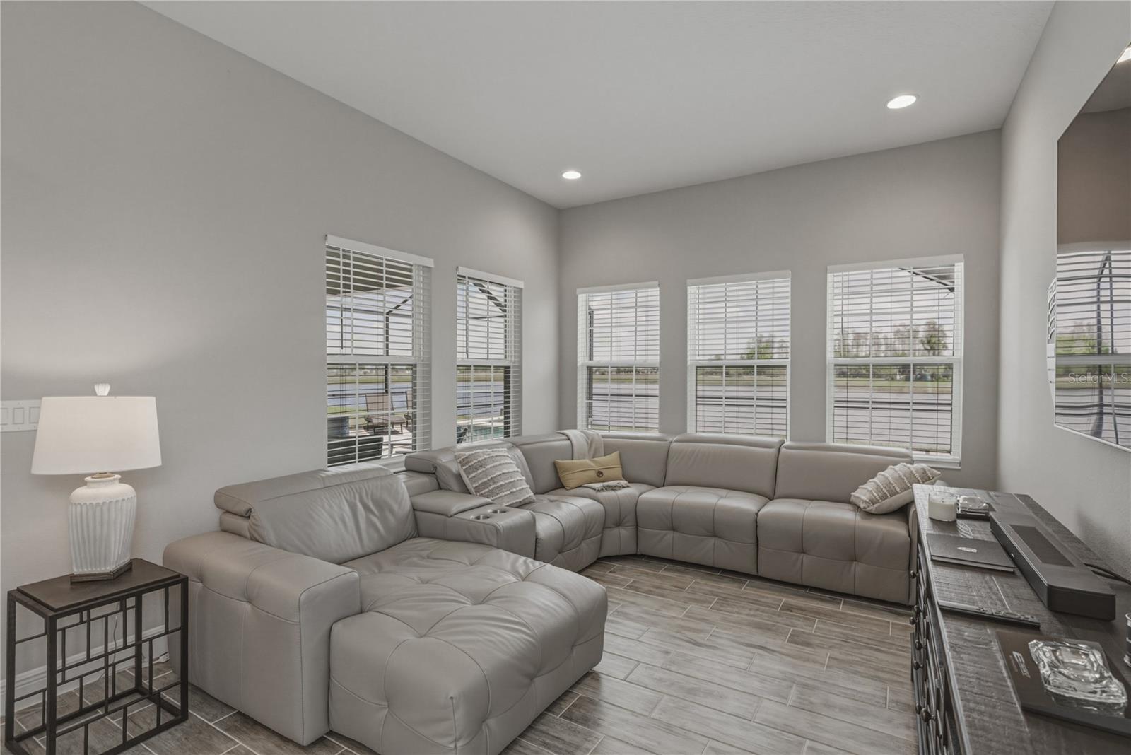 Image 52 of 93 For 5623 Wayfarer Avenue