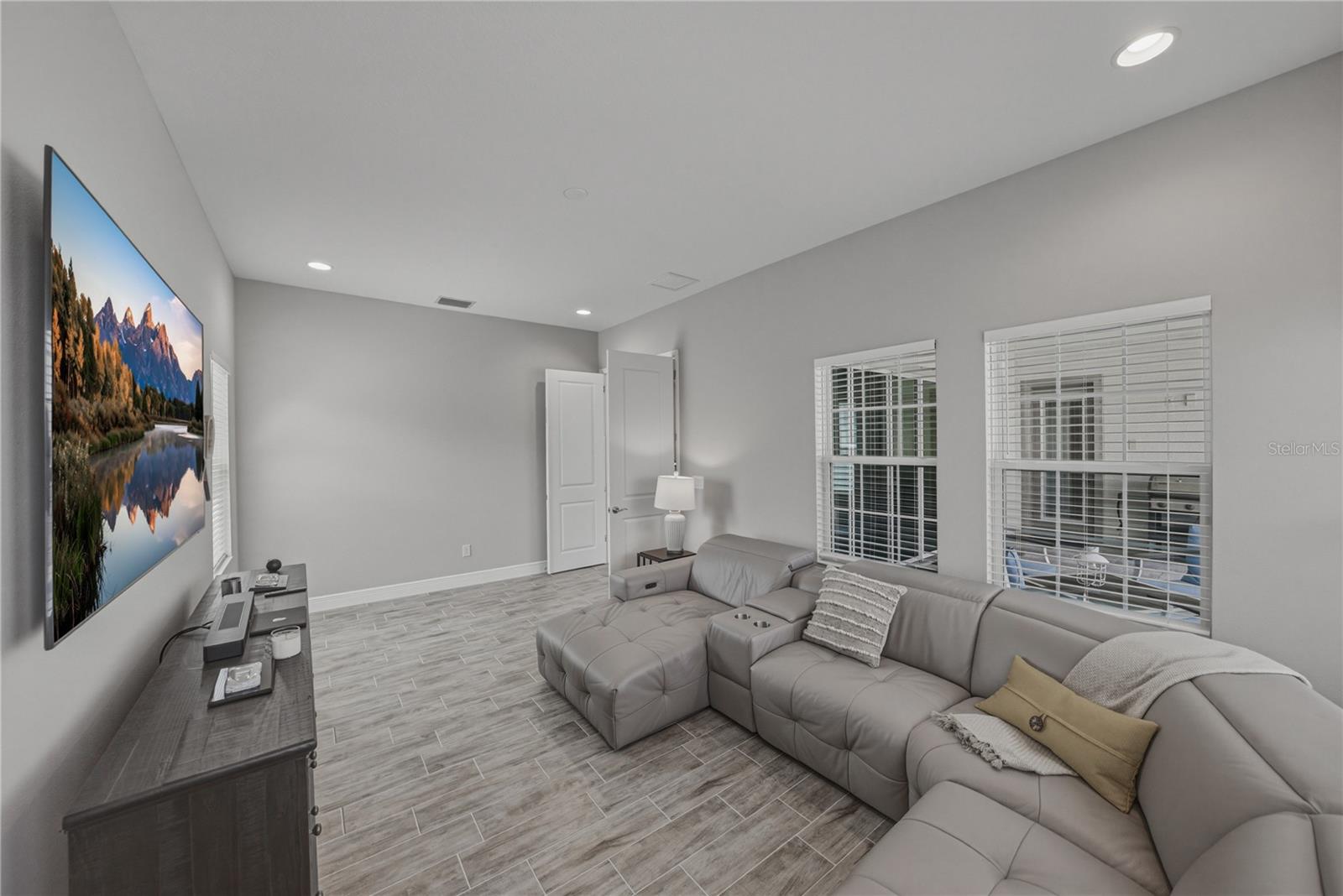 Image 54 of 93 For 5623 Wayfarer Avenue