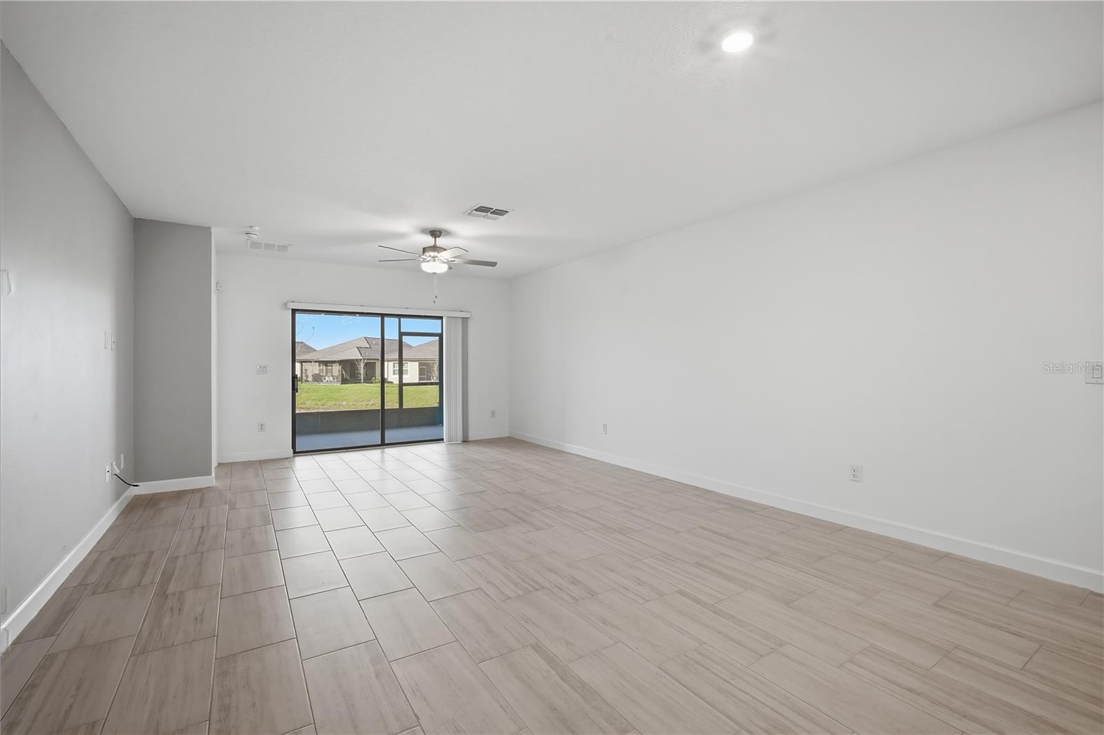 Image 6 of 30 For 10976 Gable Dig Loop