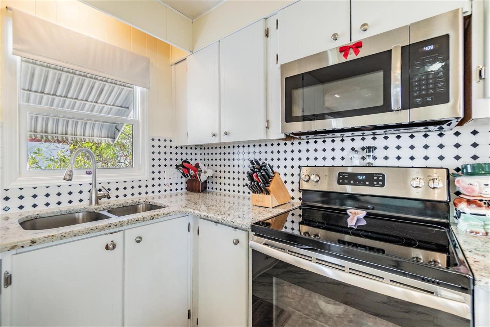 Image 8 of 60 For 37321 8th Avenue