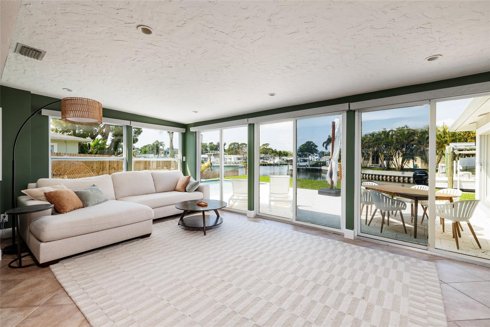 Image 13 of 30 For 9294 Treasure Lane Ne