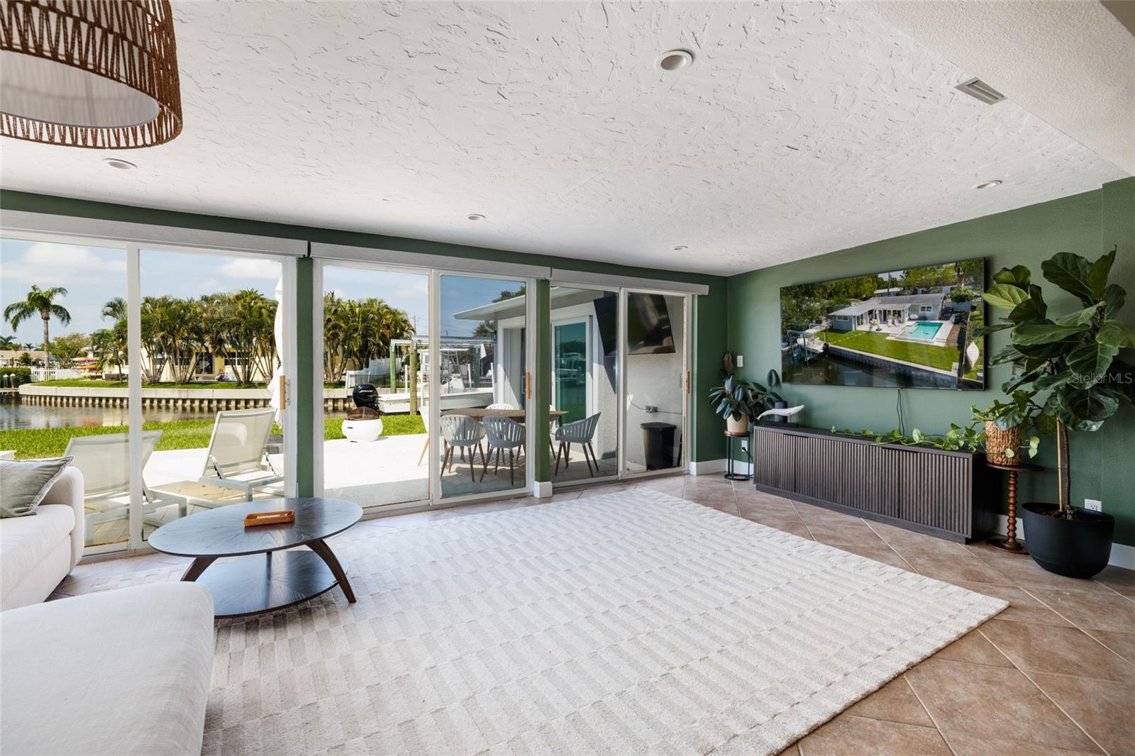 Image 14 of 30 For 9294 Treasure Lane Ne