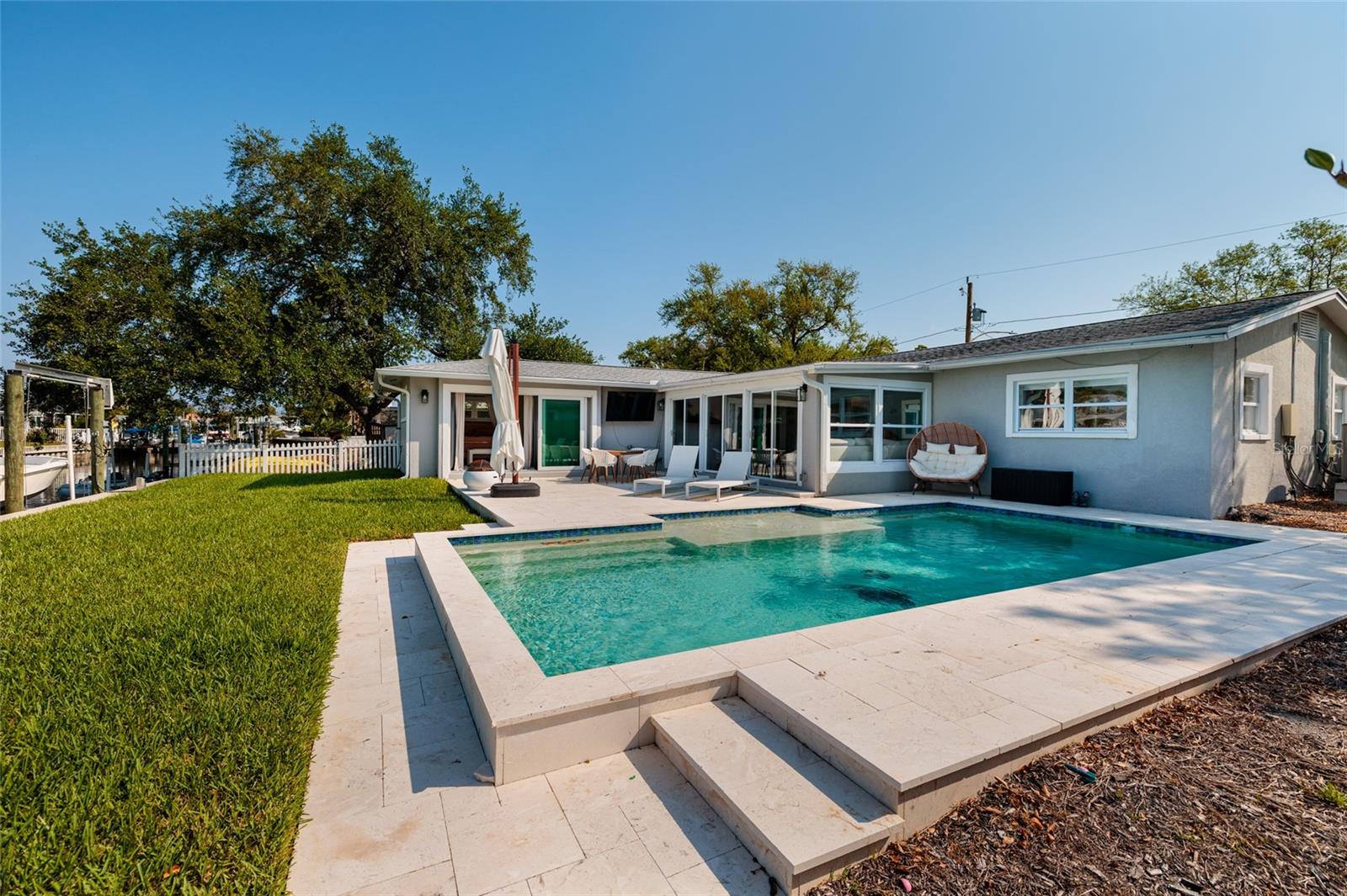 Image 4 of 30 For 9294 Treasure Lane Ne