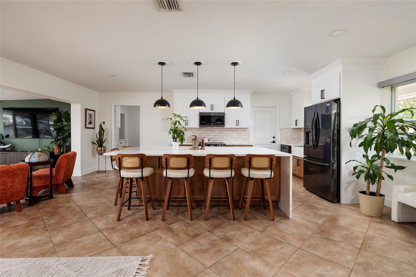 Image 5 of 30 For 9294 Treasure Lane Ne