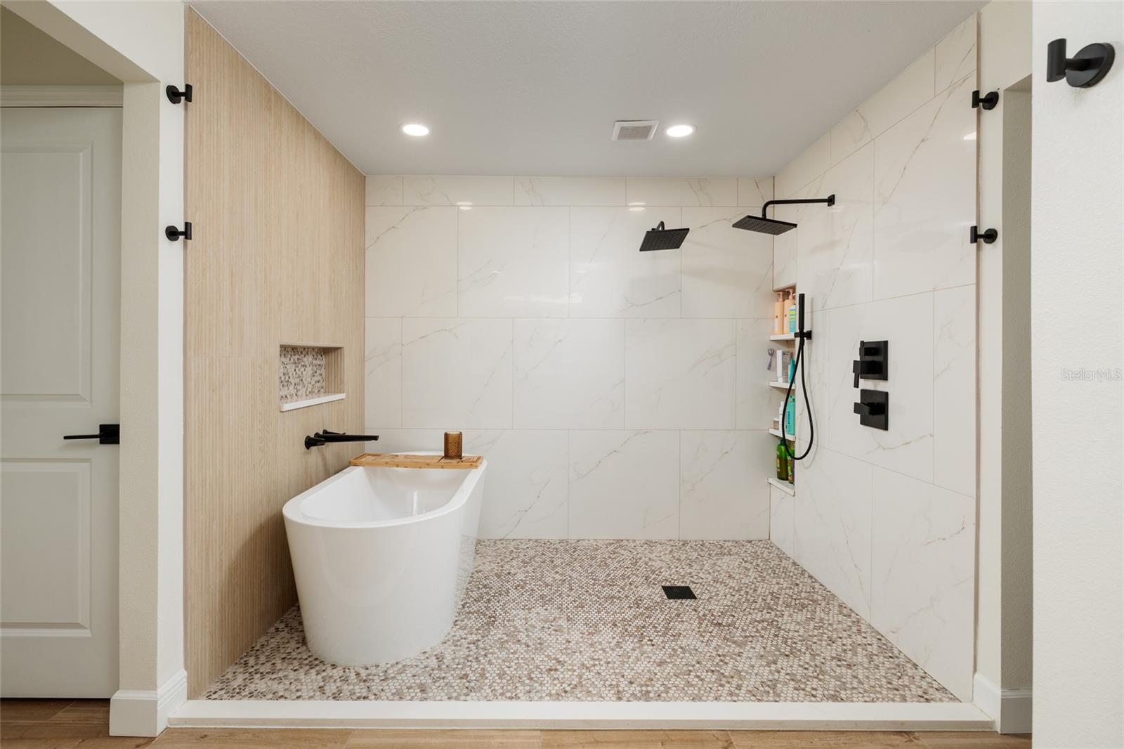 Image 8 of 30 For 9294 Treasure Lane Ne