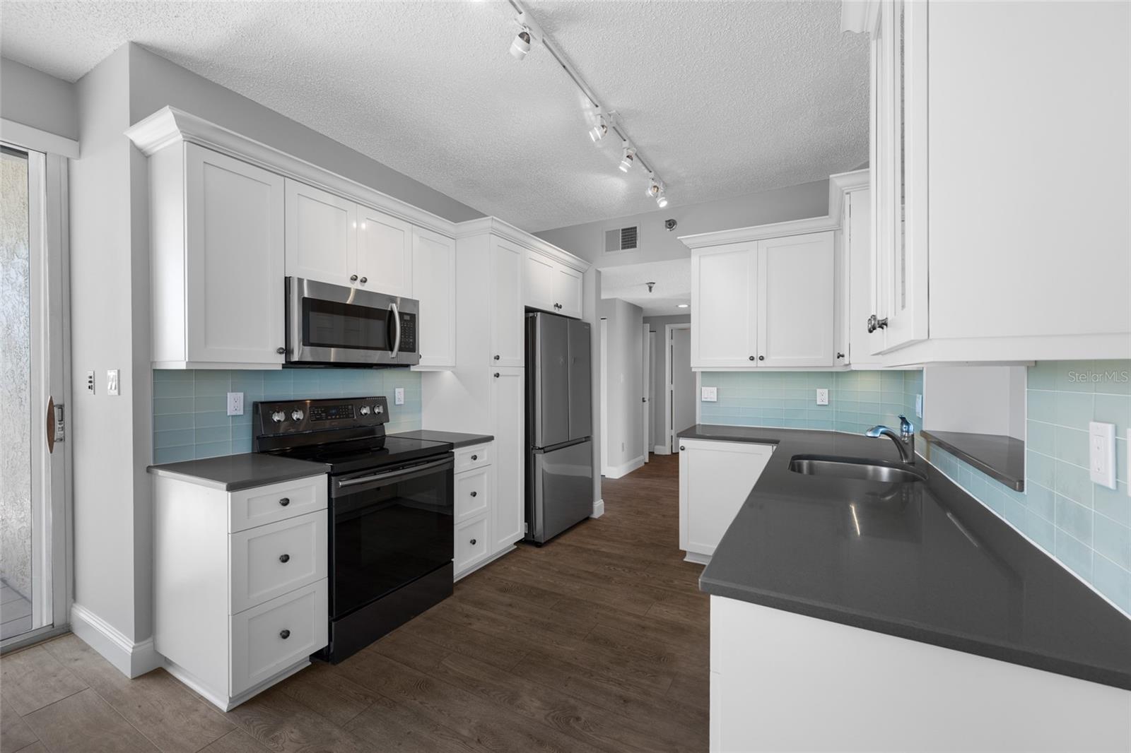 Image 11 of 42 For 7979 Sailboat Key Boulevard S 508