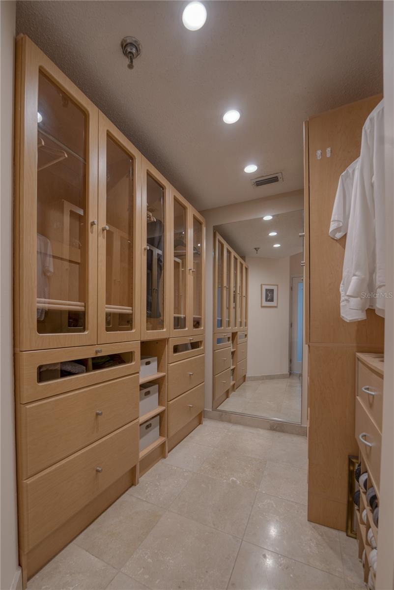 Image 23 of 42 For 7979 Sailboat Key Boulevard S 508