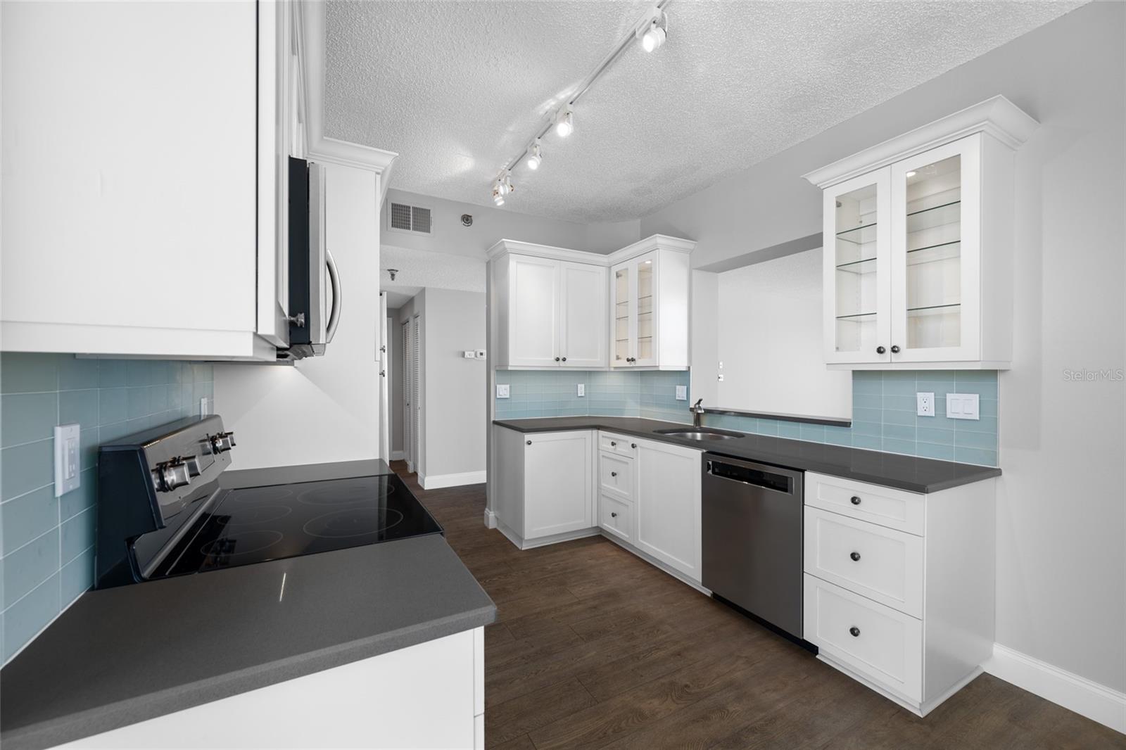 Image 8 of 42 For 7979 Sailboat Key Boulevard S 508