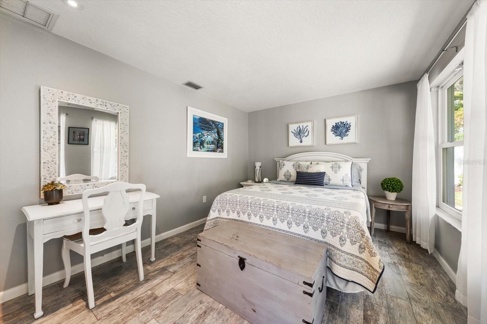 Image 35 of 59 For 1729 Laurie Lane