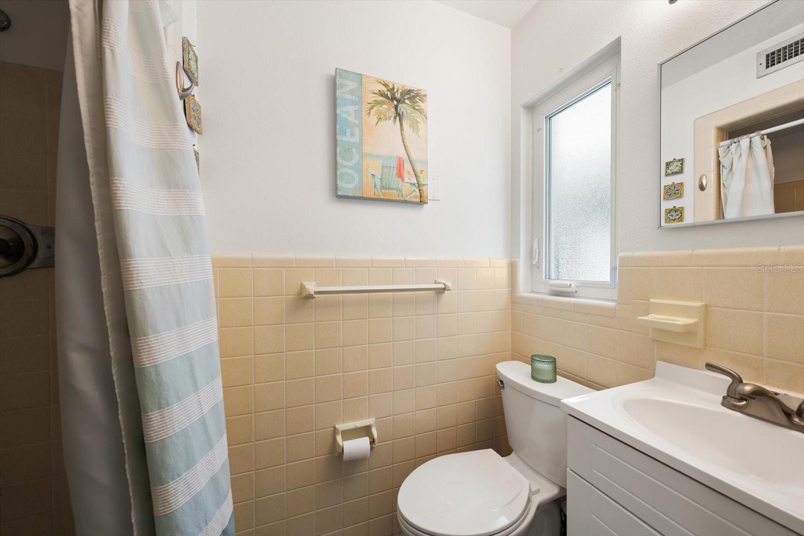 Image 38 of 59 For 1729 Laurie Lane