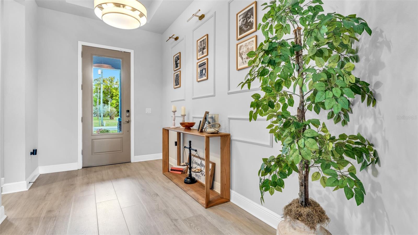 Image 10 of 49 For 12903 Oak Street