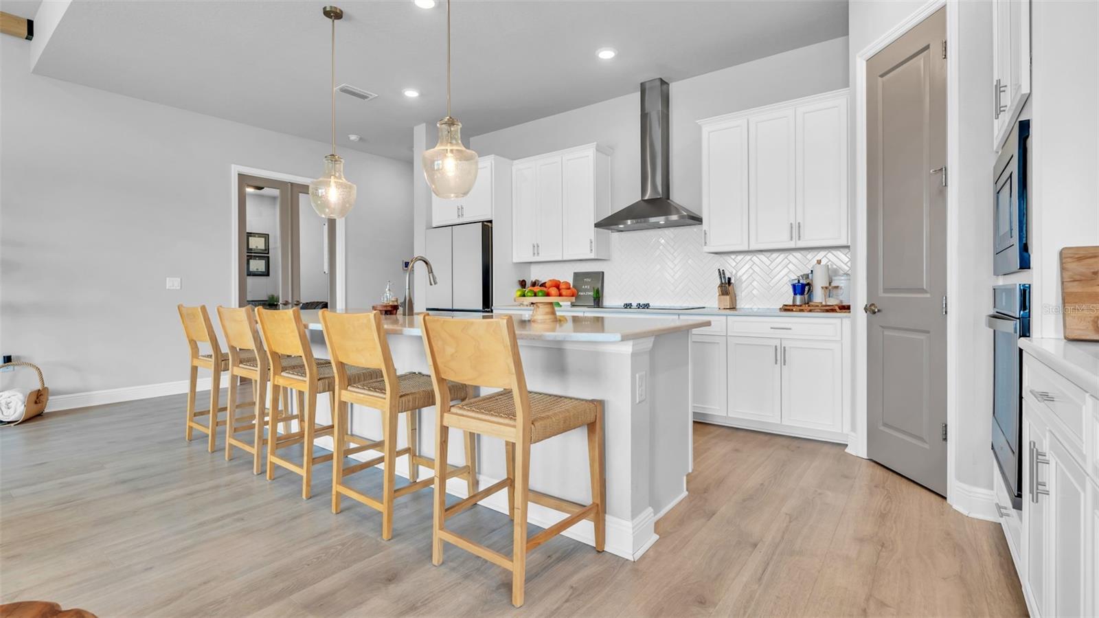 Image 18 of 49 For 12903 Oak Street