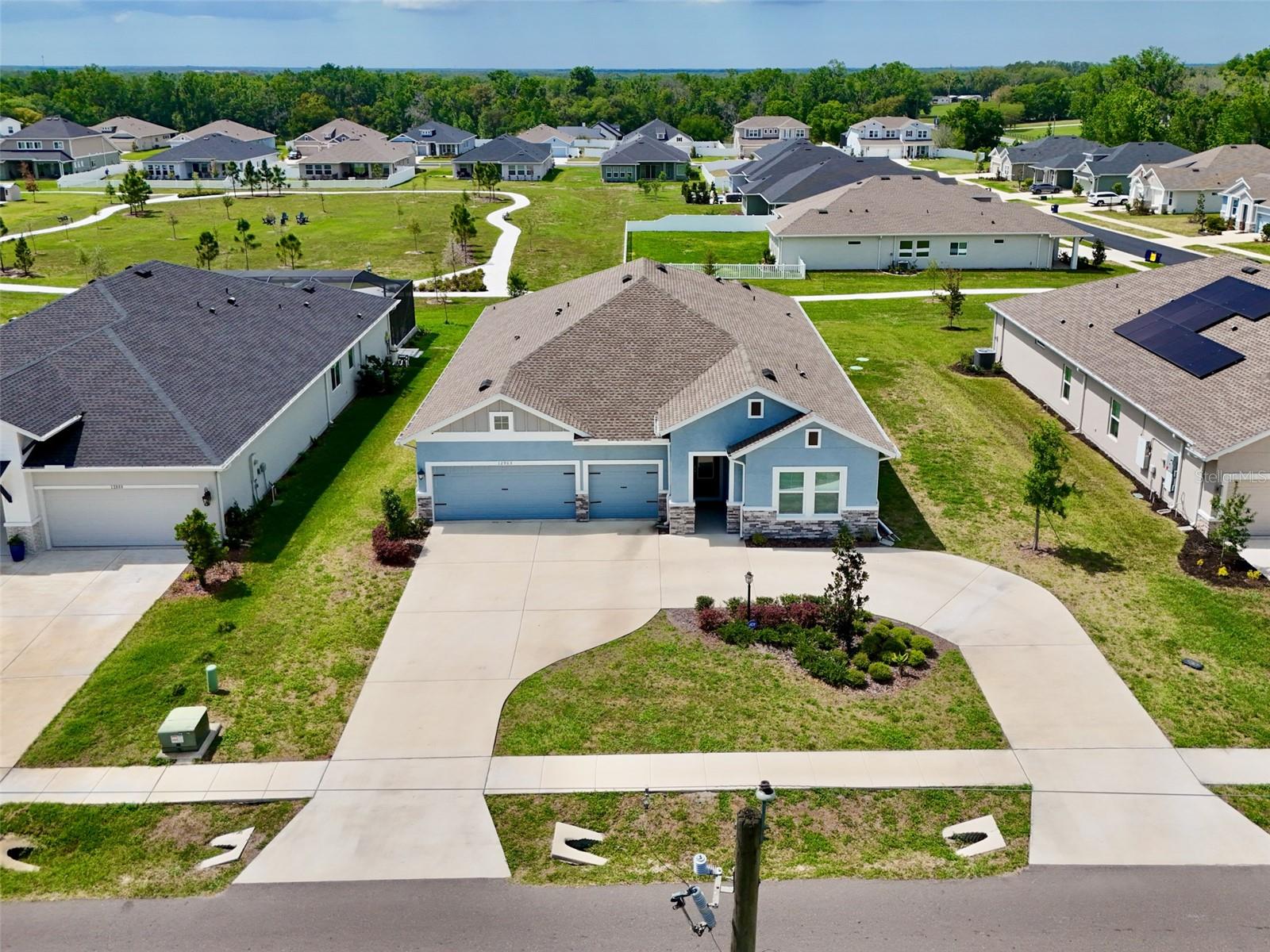 Image 2 of 49 For 12903 Oak Street