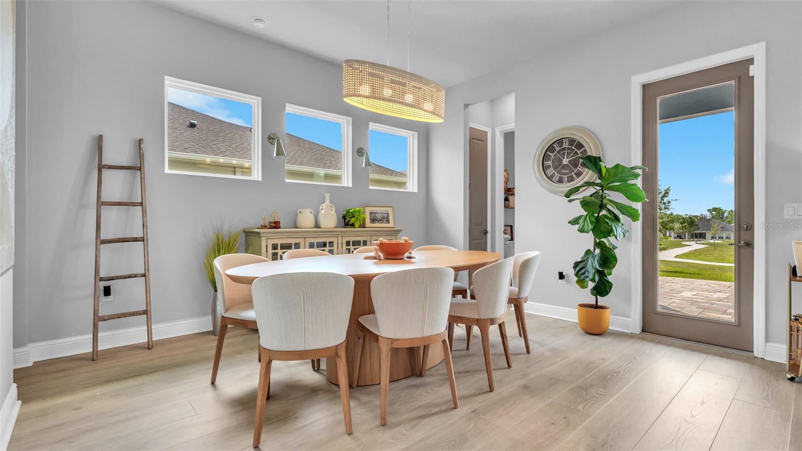 Image 22 of 49 For 12903 Oak Street