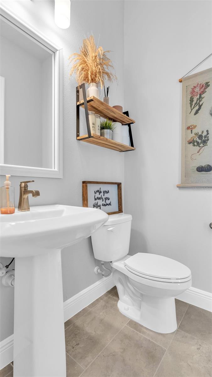 Image 25 of 49 For 12903 Oak Street