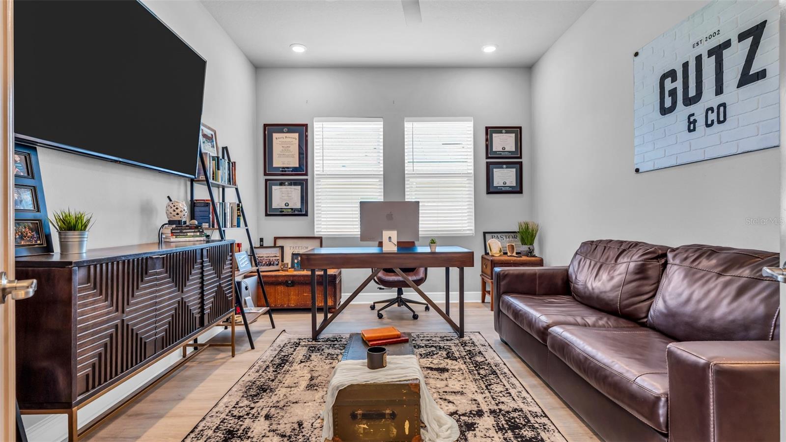 Image 28 of 49 For 12903 Oak Street