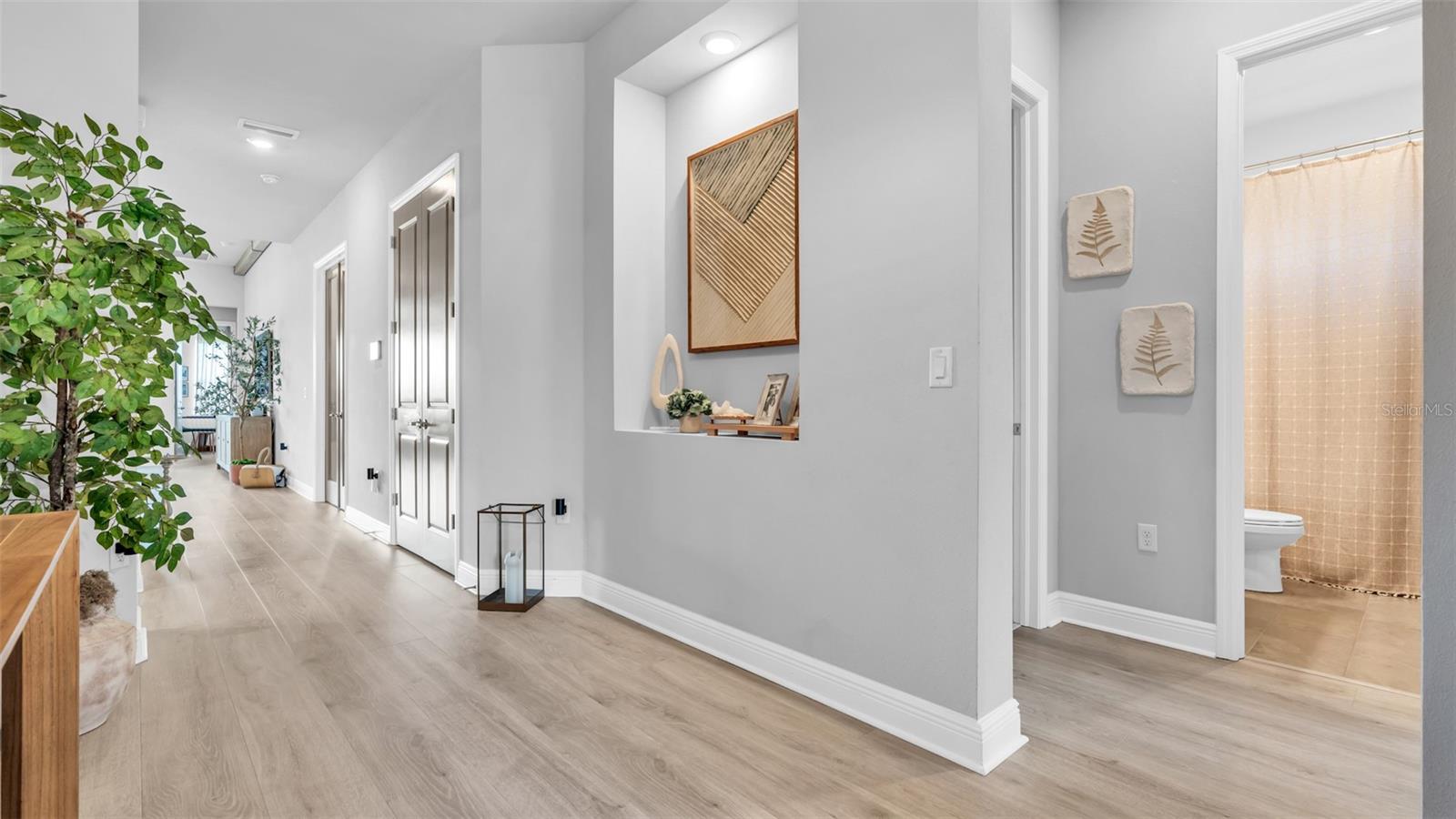 Image 8 of 49 For 12903 Oak Street