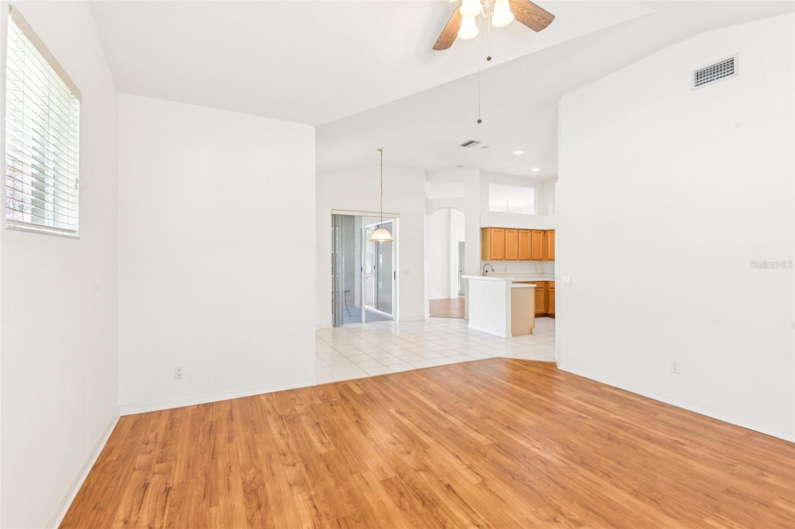 Image 19 of 37 For 18108 Kennesaw Court