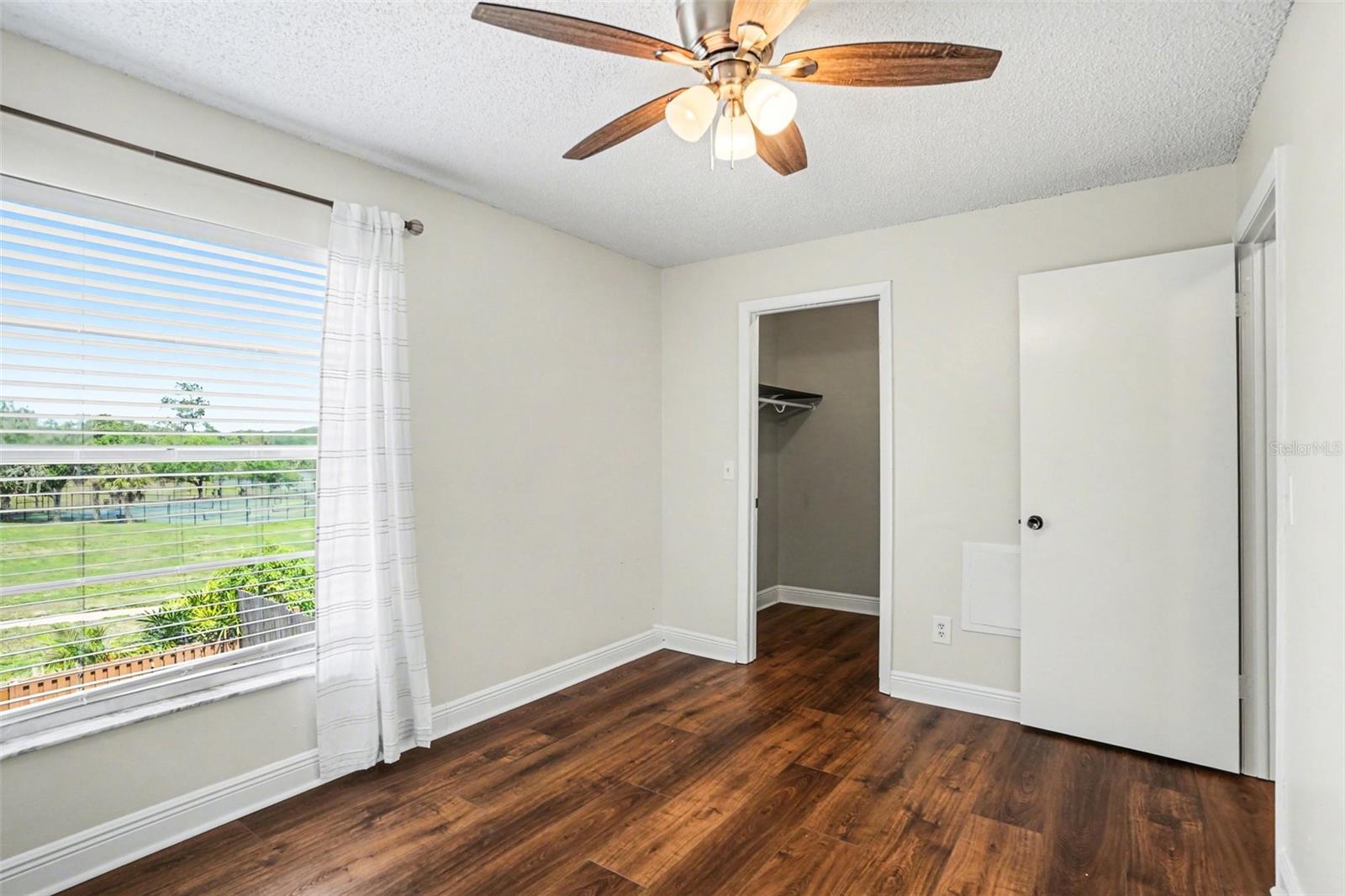 Image 17 of 26 For 14733 Pine Glen Circle