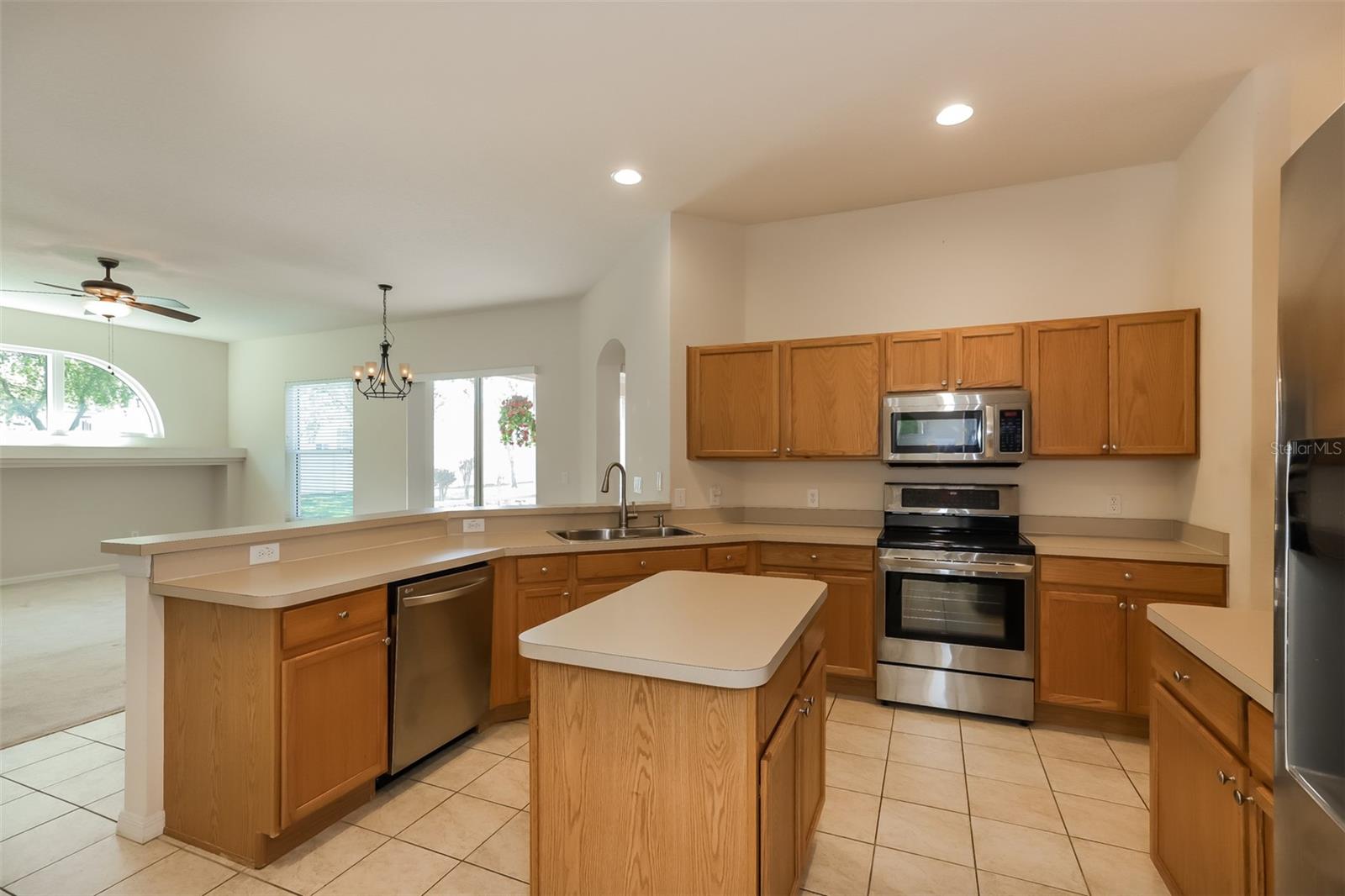 Image 5 of 14 For 1007 Sweet Breeze Drive