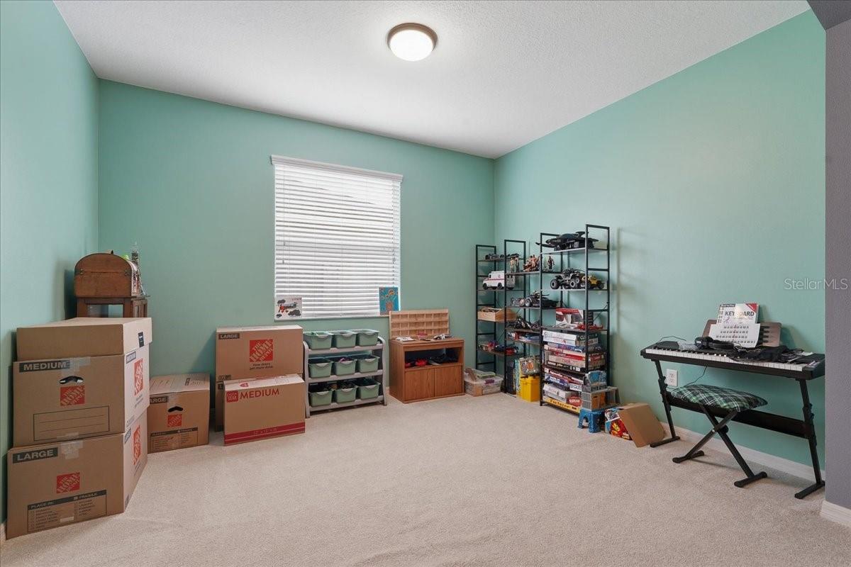 Listing photo id 10 for 3839 Grecko Drive