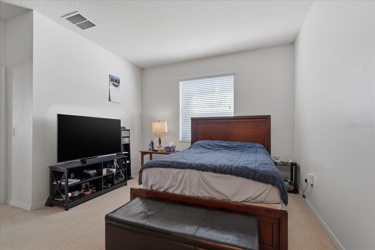 Listing photo id 14 for 3839 Grecko Drive