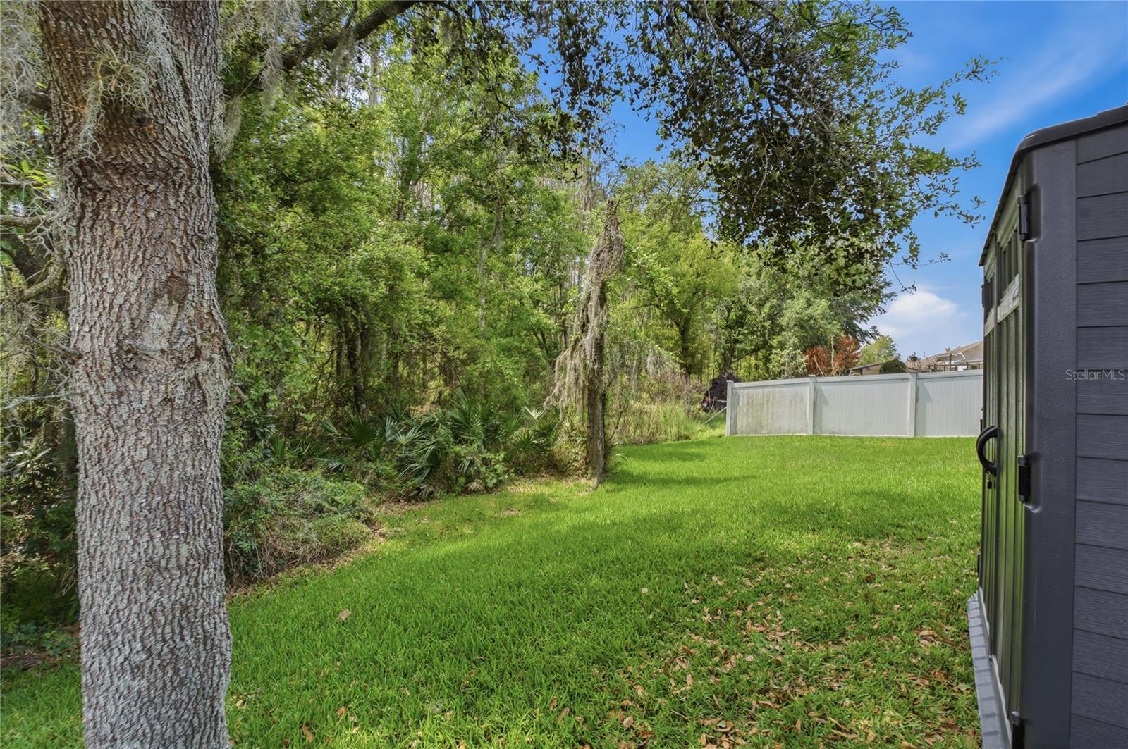 Listing photo id 27 for 3839 Grecko Drive