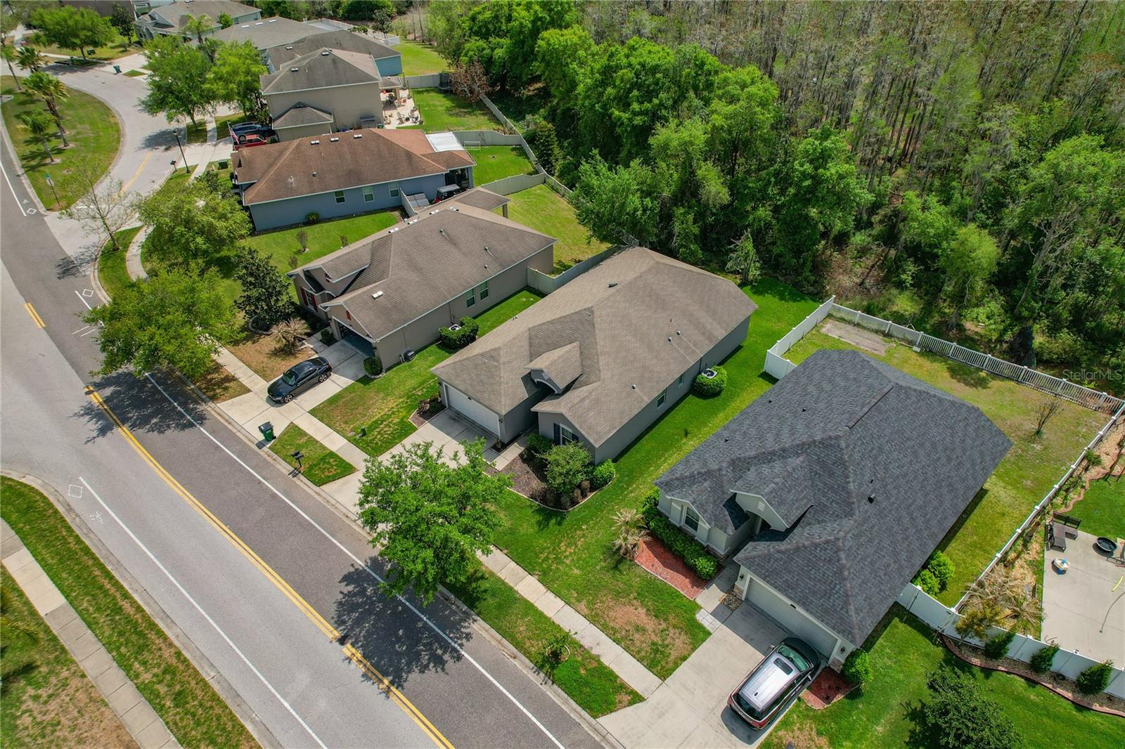 Listing photo id 31 for 3839 Grecko Drive