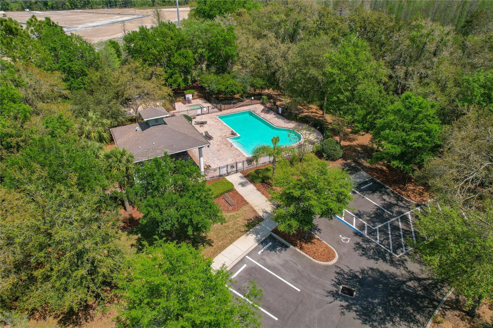 Listing photo id 35 for 3839 Grecko Drive