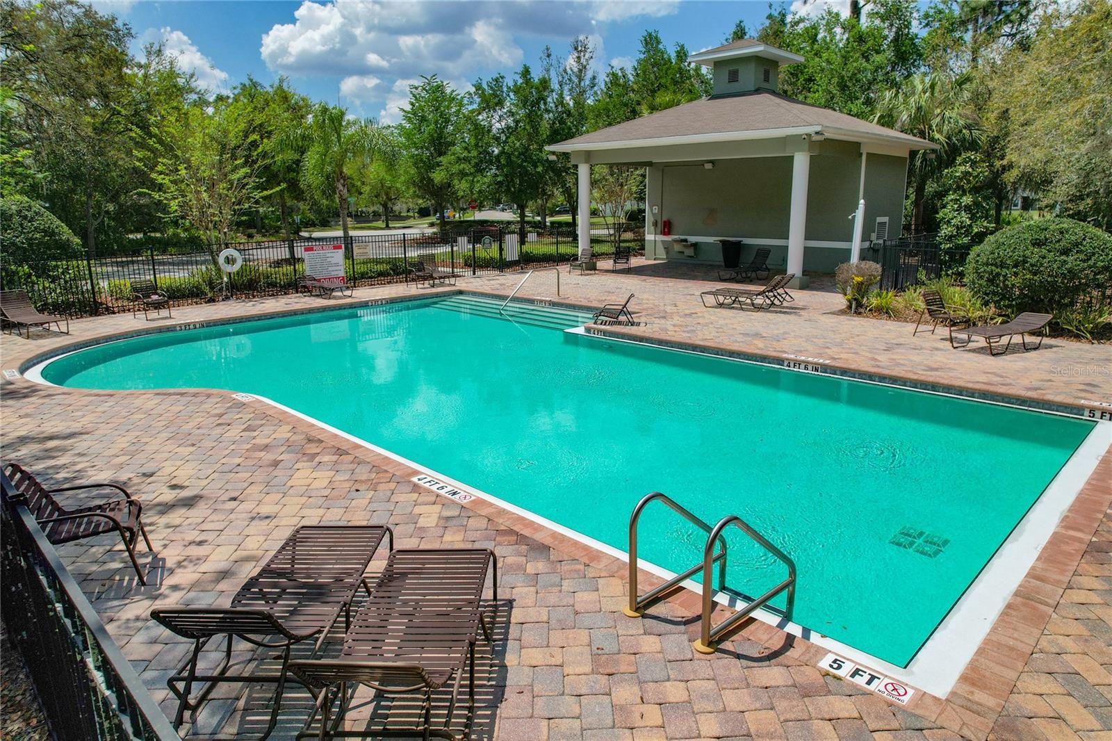 Listing photo id 39 for 3839 Grecko Drive