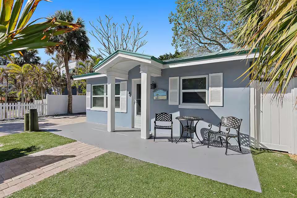 Listing photo id 9 for 724 Gulf Boulevard