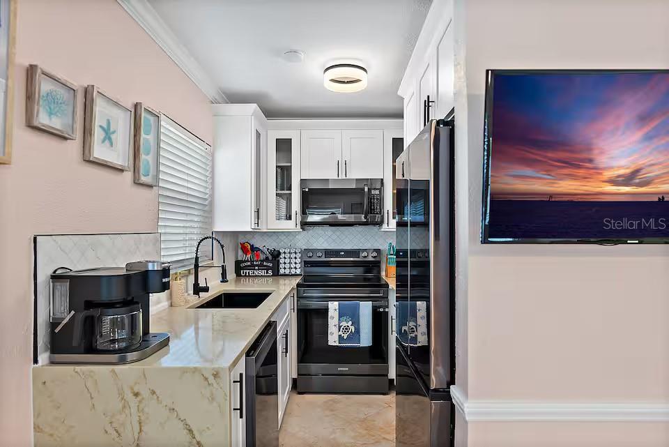 Listing photo id 14 for 724 Gulf Boulevard