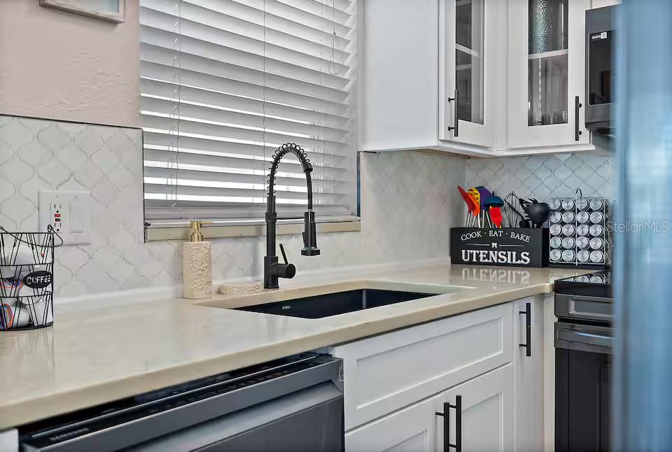 Listing photo id 15 for 724 Gulf Boulevard