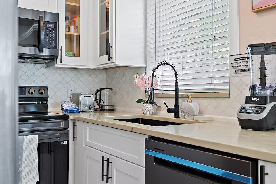 Listing photo id 27 for 724 Gulf Boulevard