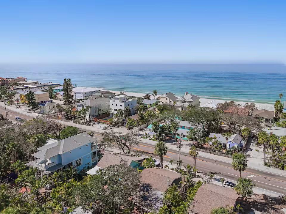 Listing photo id 43 for 724 Gulf Boulevard