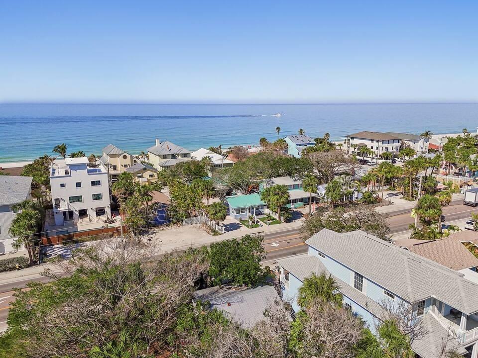 Listing photo id 44 for 724 Gulf Boulevard